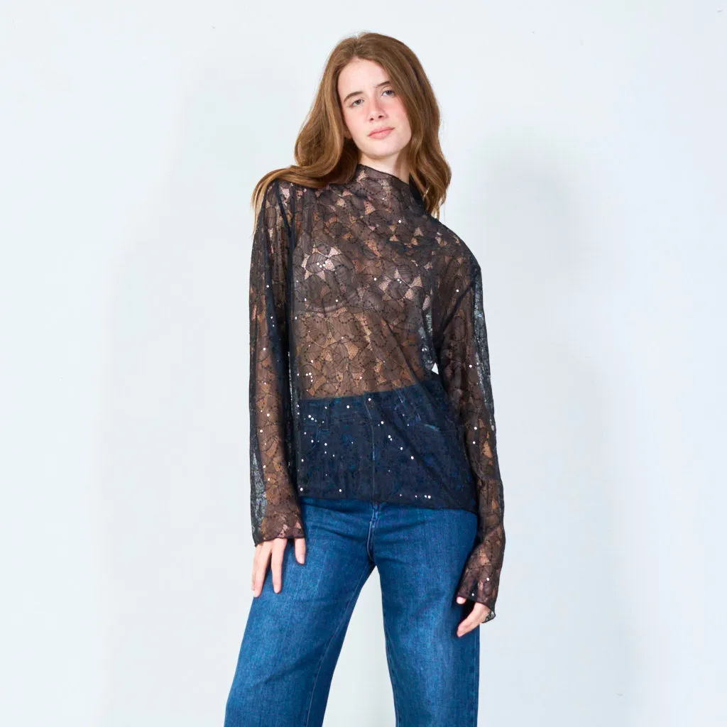 Delicate lace top with floral patterns wholesale