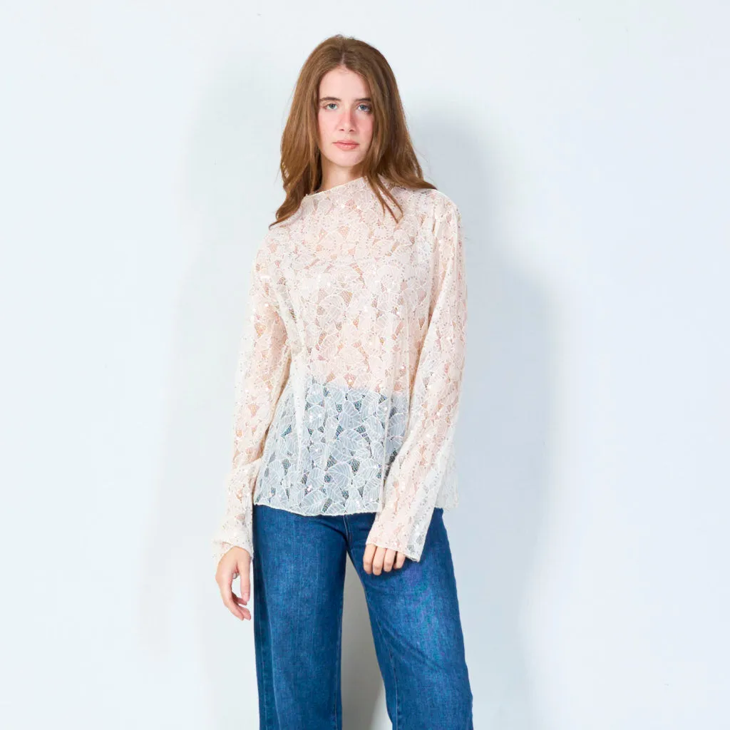 Delicate lace top with floral patterns wholesale