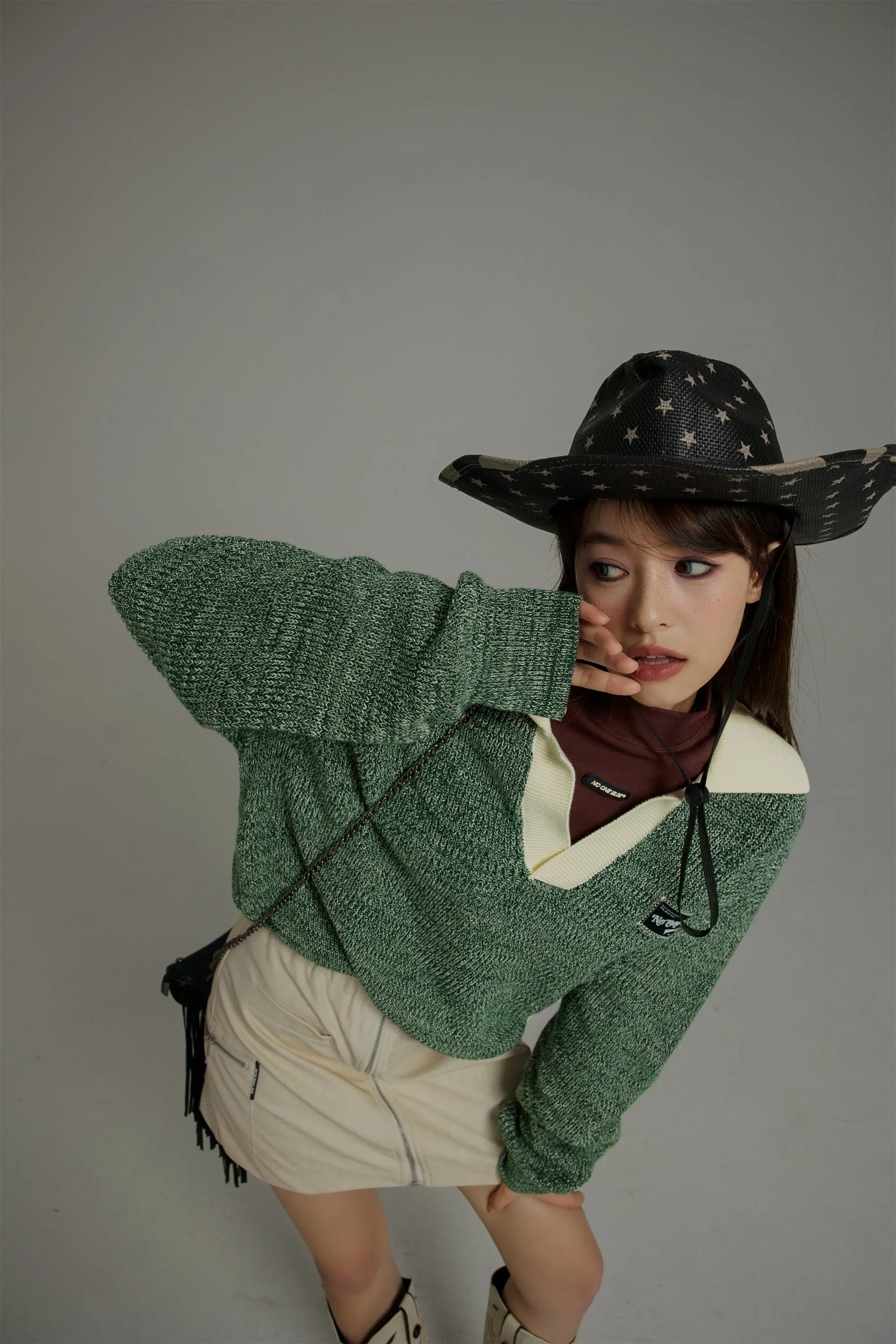 Noe Loose-Fit Open Collar Sweater